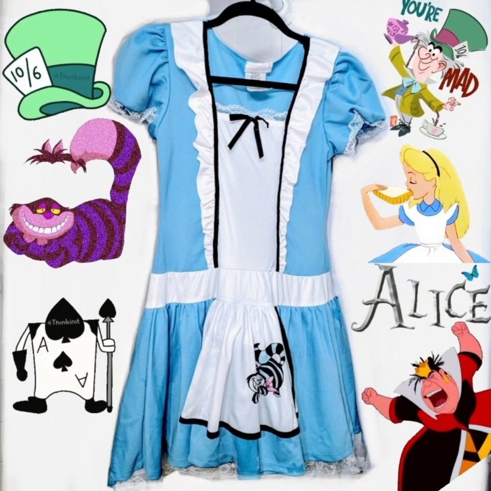 Alice in Wonderland 🤍💙🩵